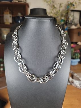 paparazzi Silver-Tone Interlocking Link Necklace